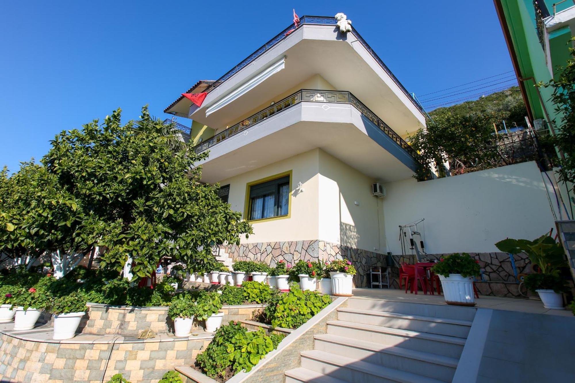 Meminaj Villa Vlore